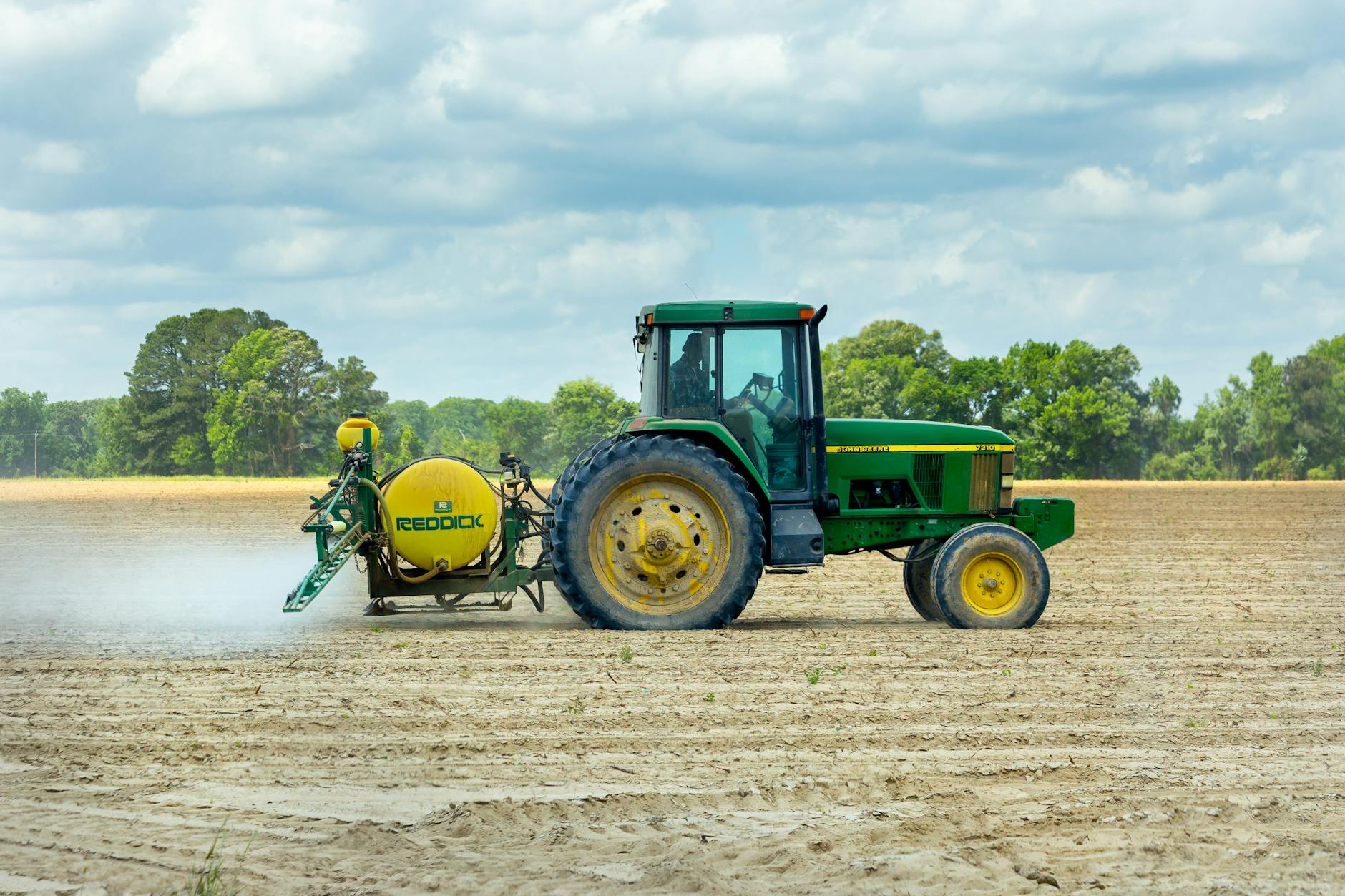 Agricultural tractor