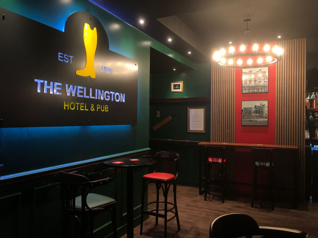 The Wellington Hotel logo