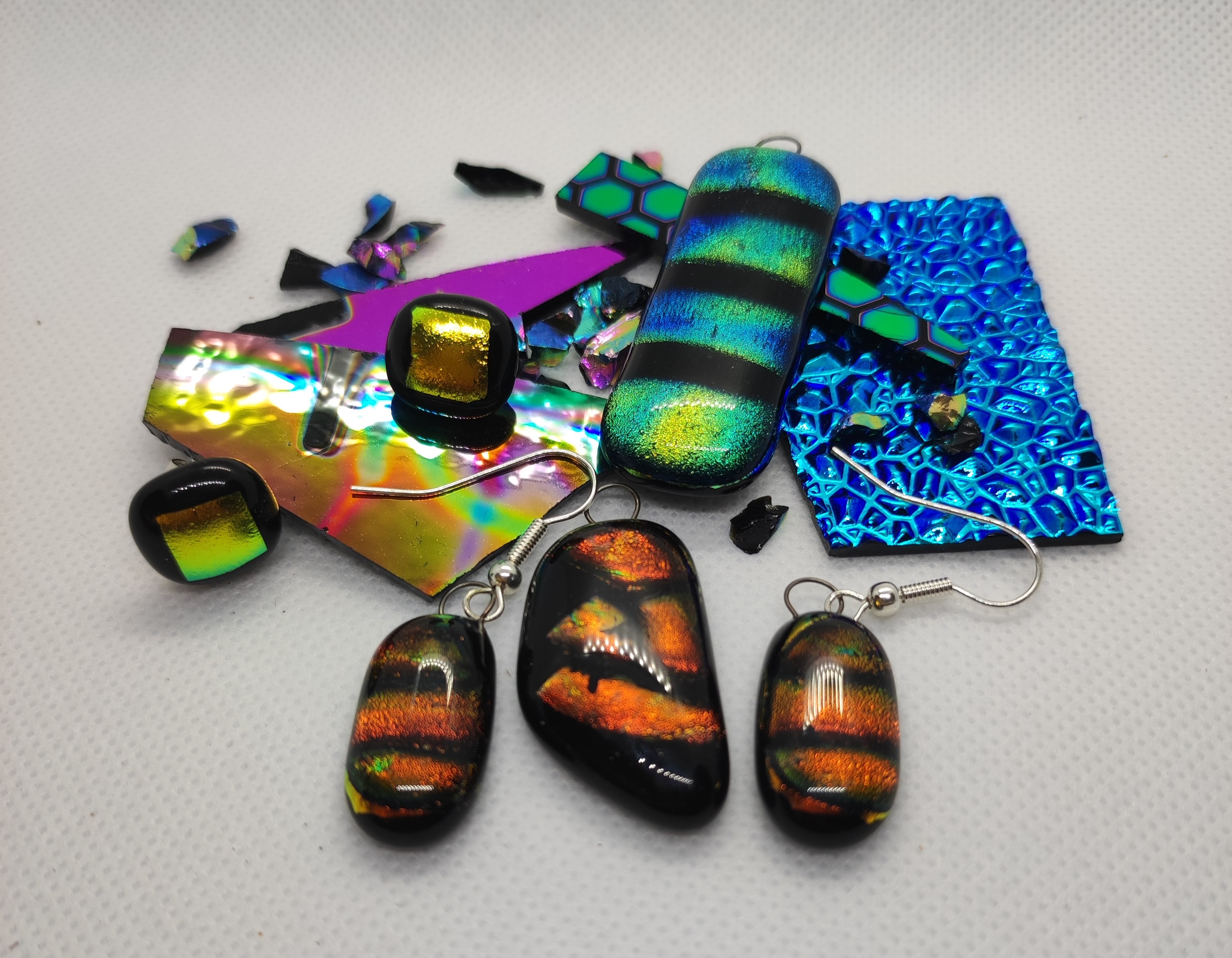 Beginners Glass fusing - jewellery sets. Including earrings, pendants and rings. 