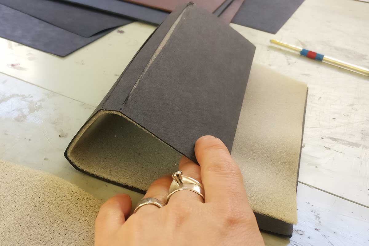 PROFESSIONAL TRAINING: MODULE 2 – LEATHER MANIPULATION, CONSTRUCTION TECHNIQUES AND FINISHING METHODS