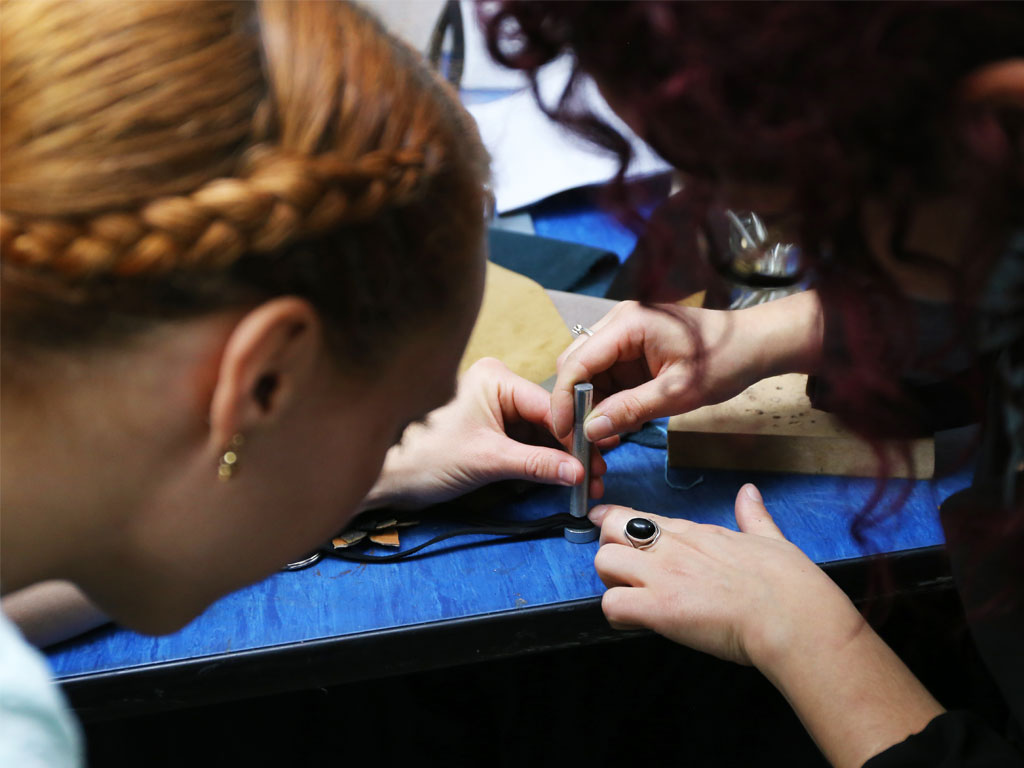 Evening course: INTRODUCTION TO LEATHER CRAFT- MAKE YOUR OWN SMALL LEATHER ITEMS