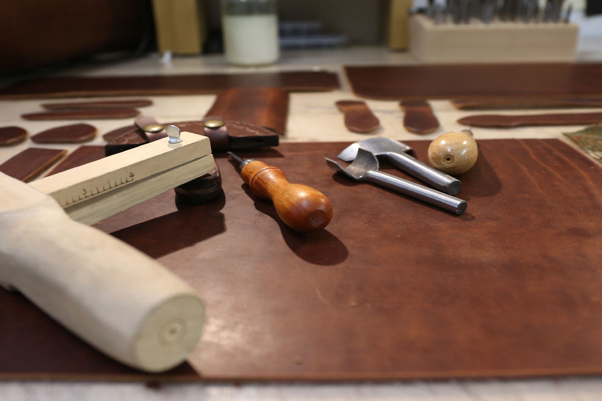 INTRODUCTION TO LEARNING LEATHER CRAFT SKILLS