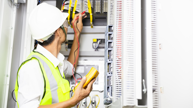 Electrical Engineering Course: Protection and Control of High Voltage Power Circuits