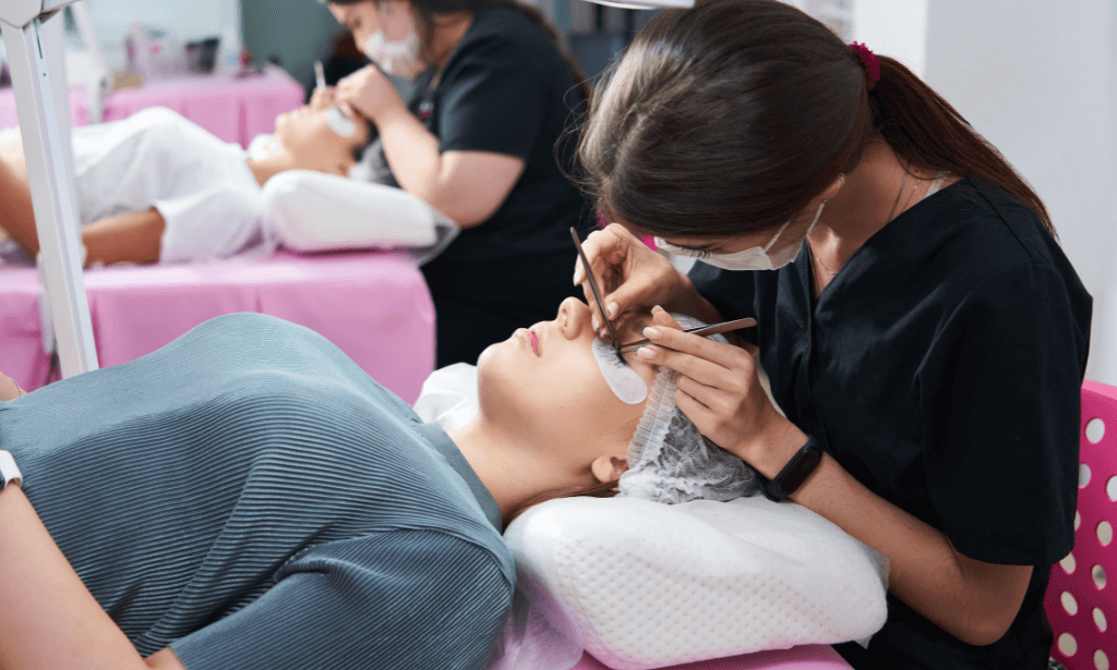 Eyelash Extension Training