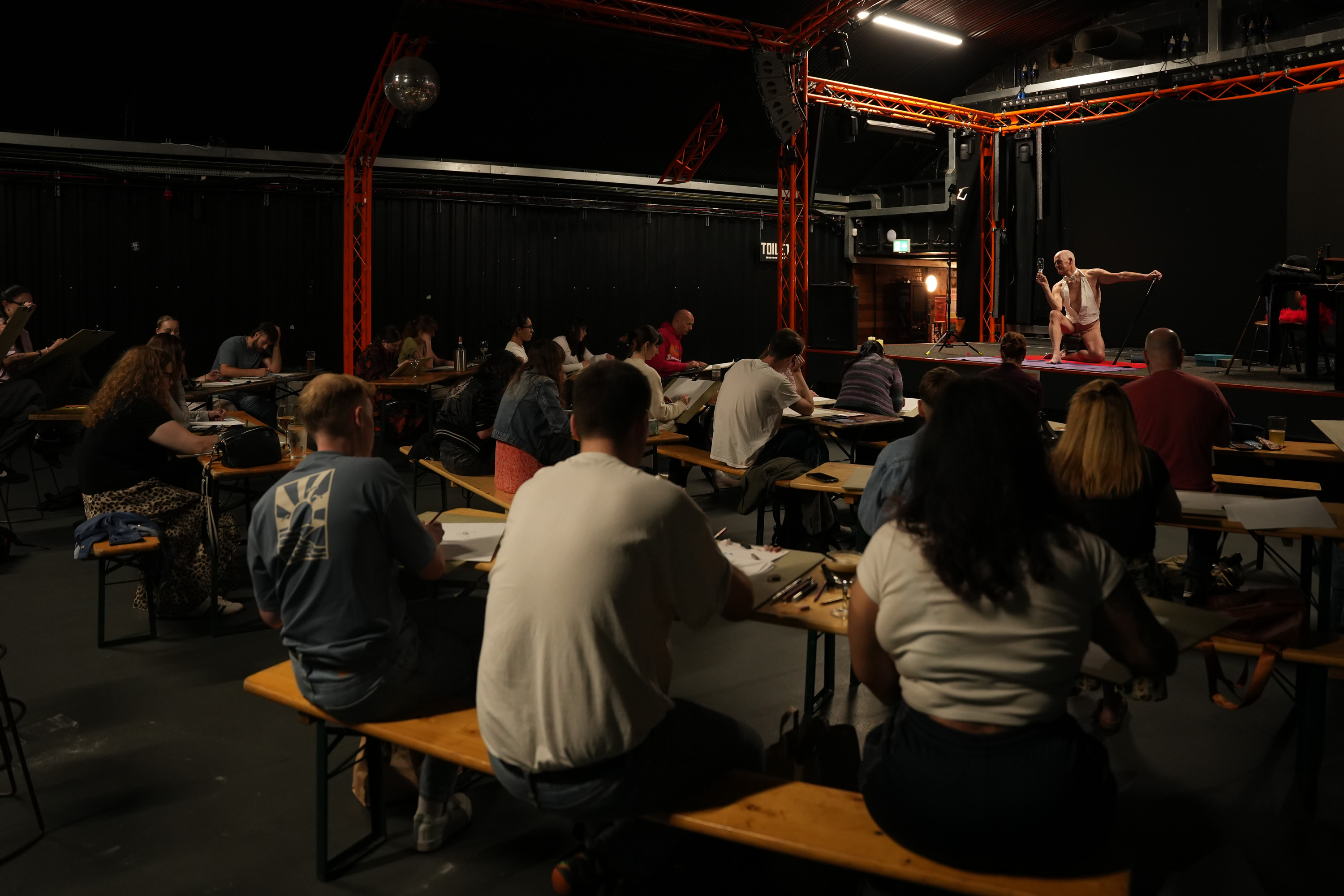 Life Drawing at Gorilla Bar, Manchester [Un-tutored]