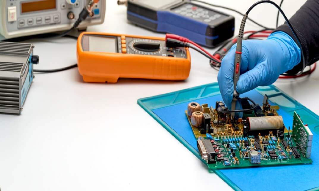 Master In Digital Electric Circuits