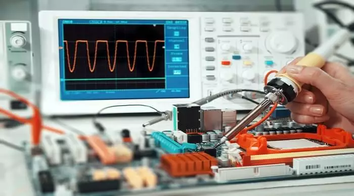 Electricity and DC Circuit Analysis Diploma