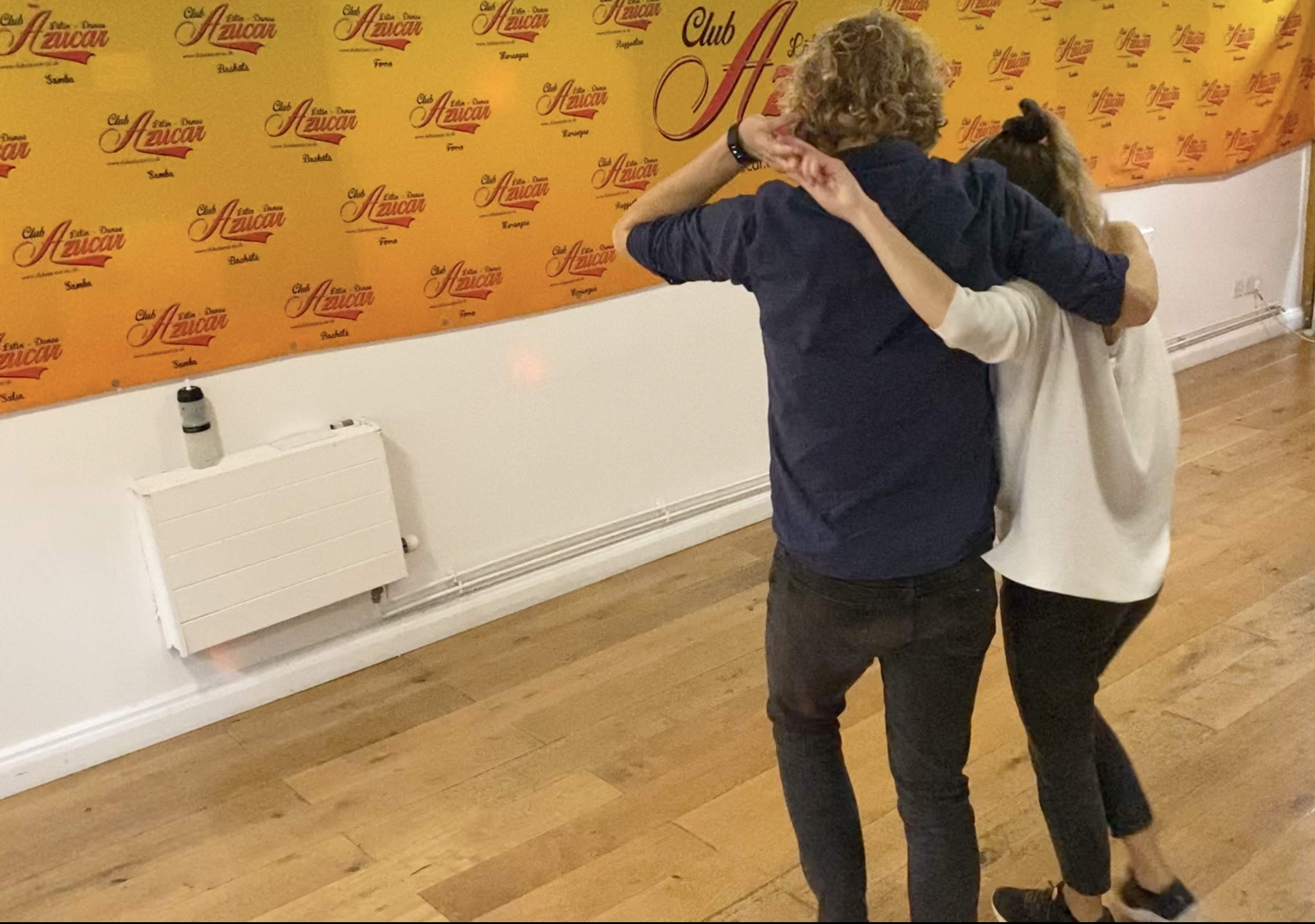 SALSA LESSON (BEGINNERS) FOR COUPLES & SINGLES IN HAMMERSMITH - CHISWICK EVERY WEDNESDAY @ 7 PM