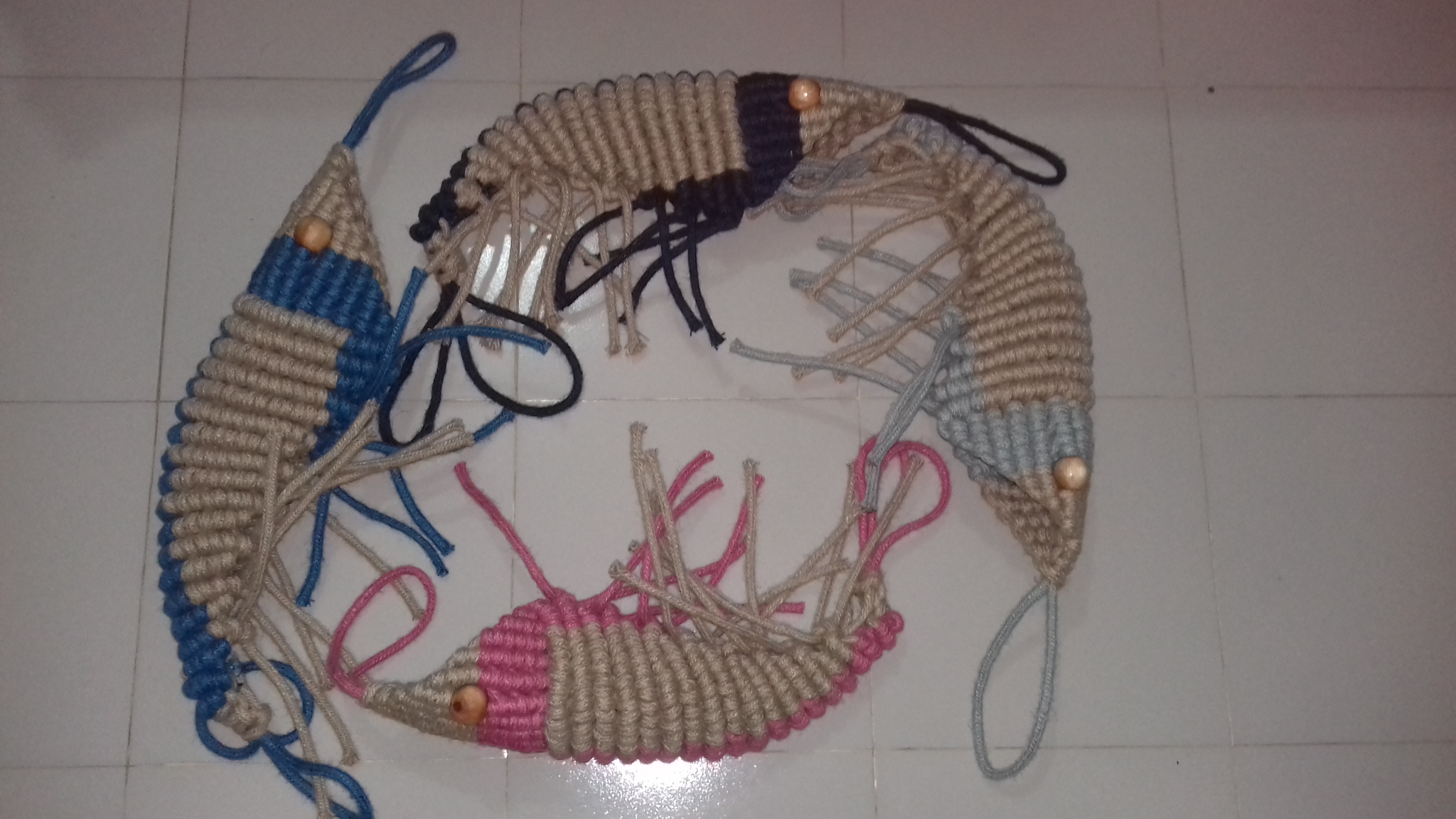 Learn to make a macrame lobster