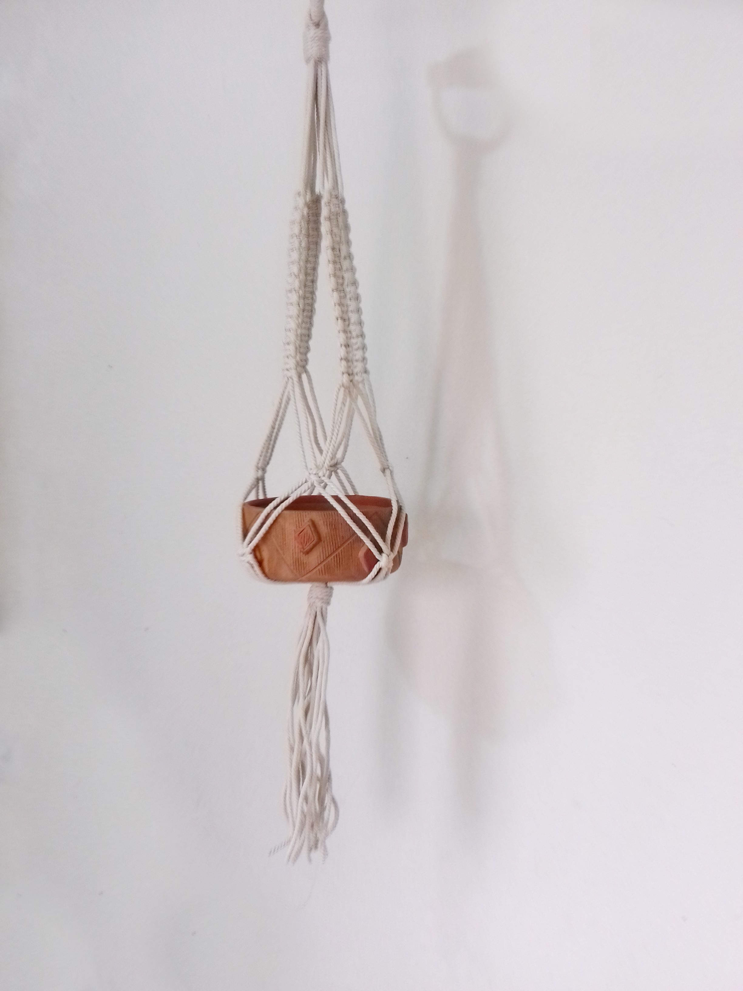 MACRAME SIMPLE PLANT HANGER