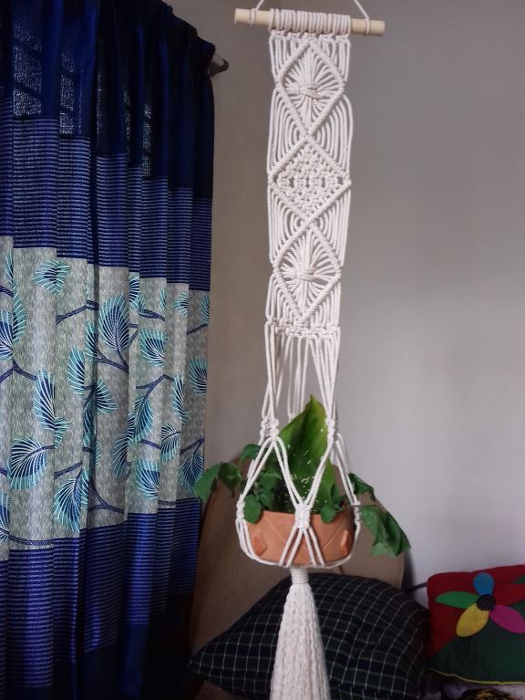 MACRAME - LEARN TO MAKE A PLANT HANGER