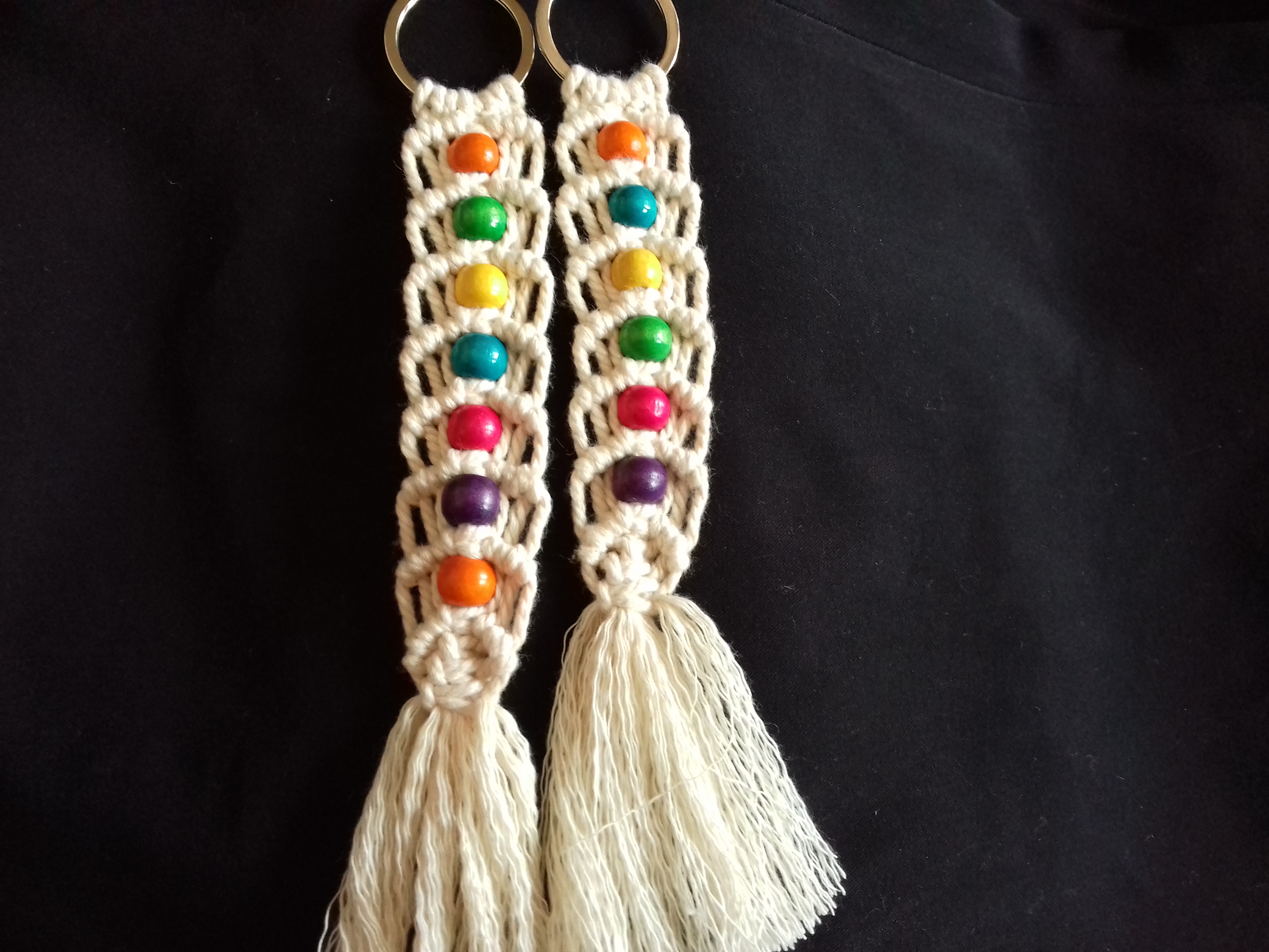 LEARN TO MAKE MACRAME KEY-RINGS