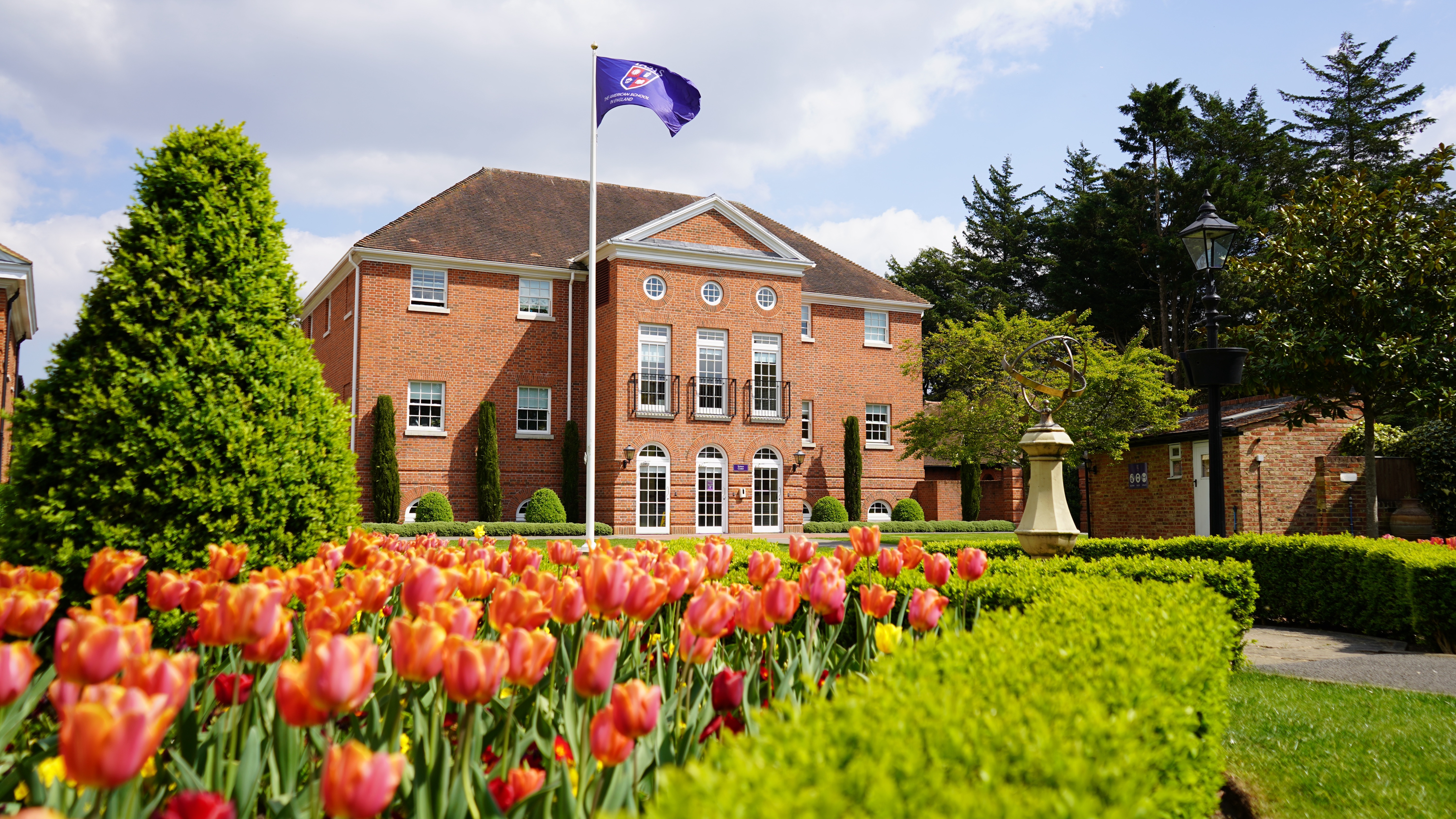 TASIS The American School in England