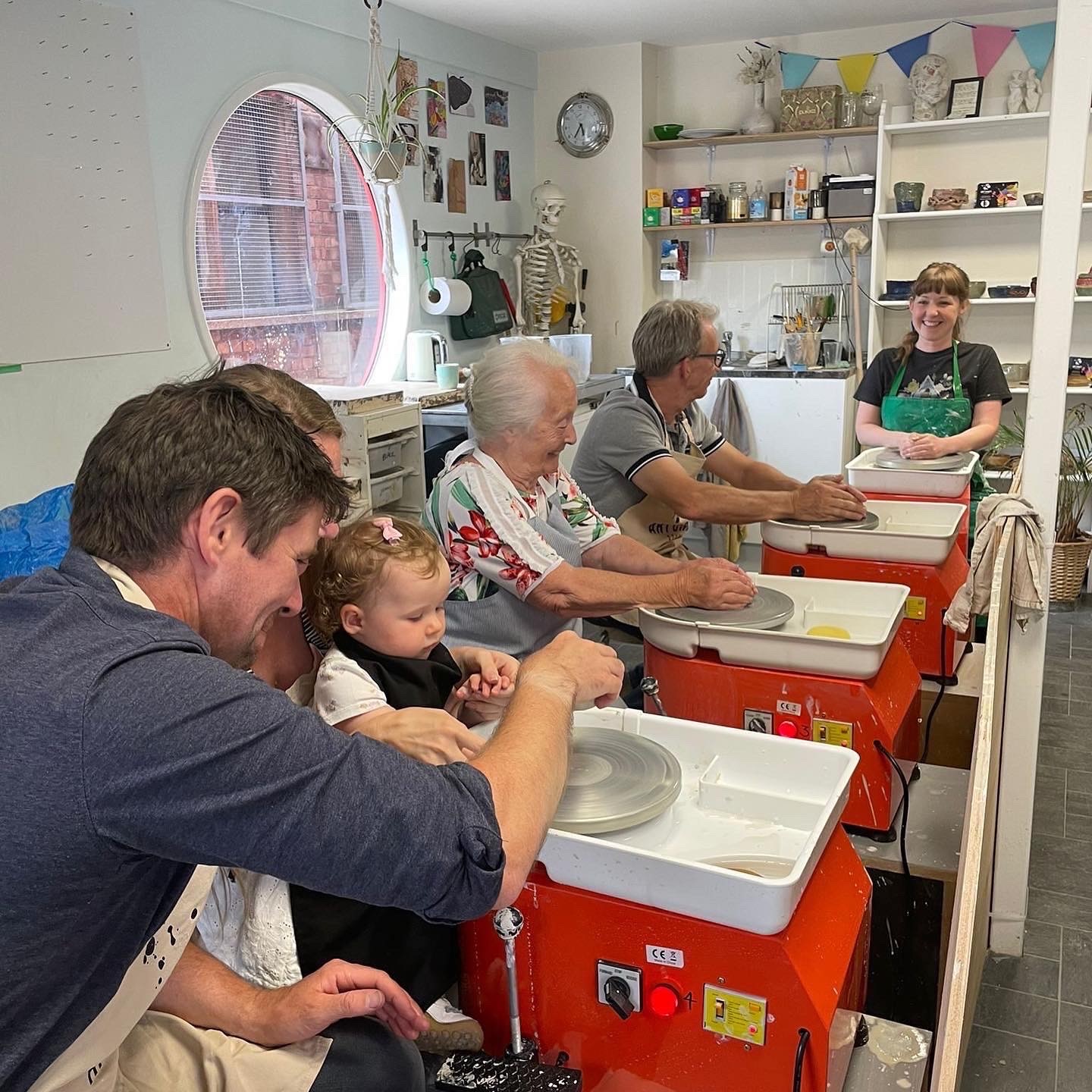 Art Craft Pottery Wheel Taster Class 