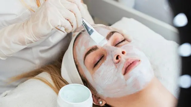 Beauty Skincare, Aesthetics, Dermaplaning and Facial Massage with Makeup Artist