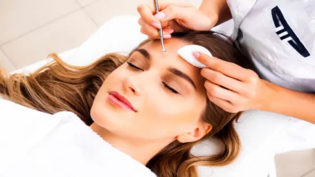 Makeup Artist, Skincare, Nail Artist, Beauty and Facial Massage Therapy - CPD Certified