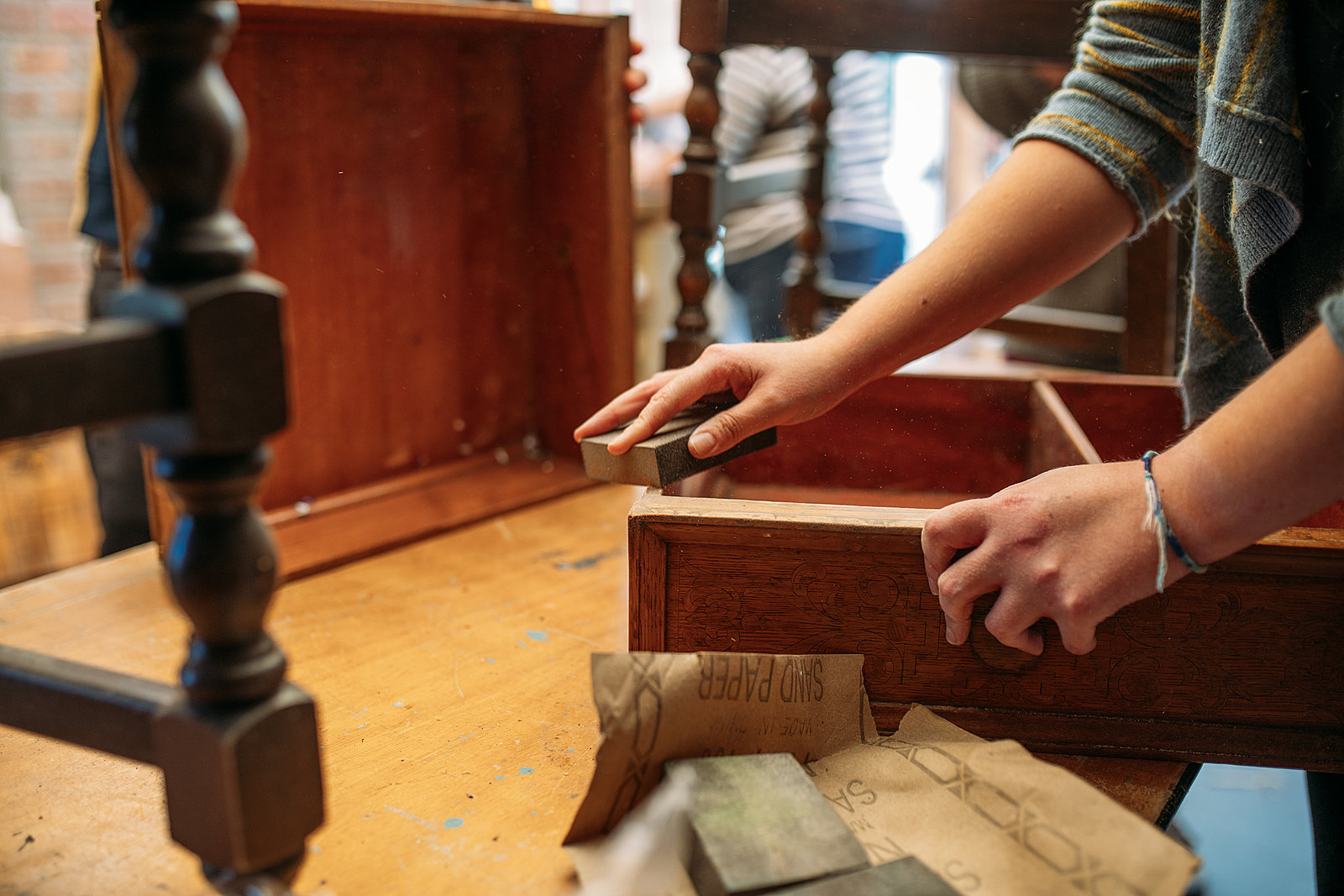 Creating shabby chic furniture for beginners