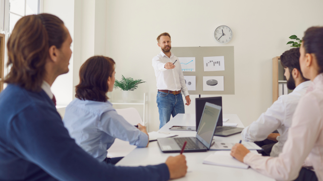 Sales Training Techniques: Enhancing Sales Performance