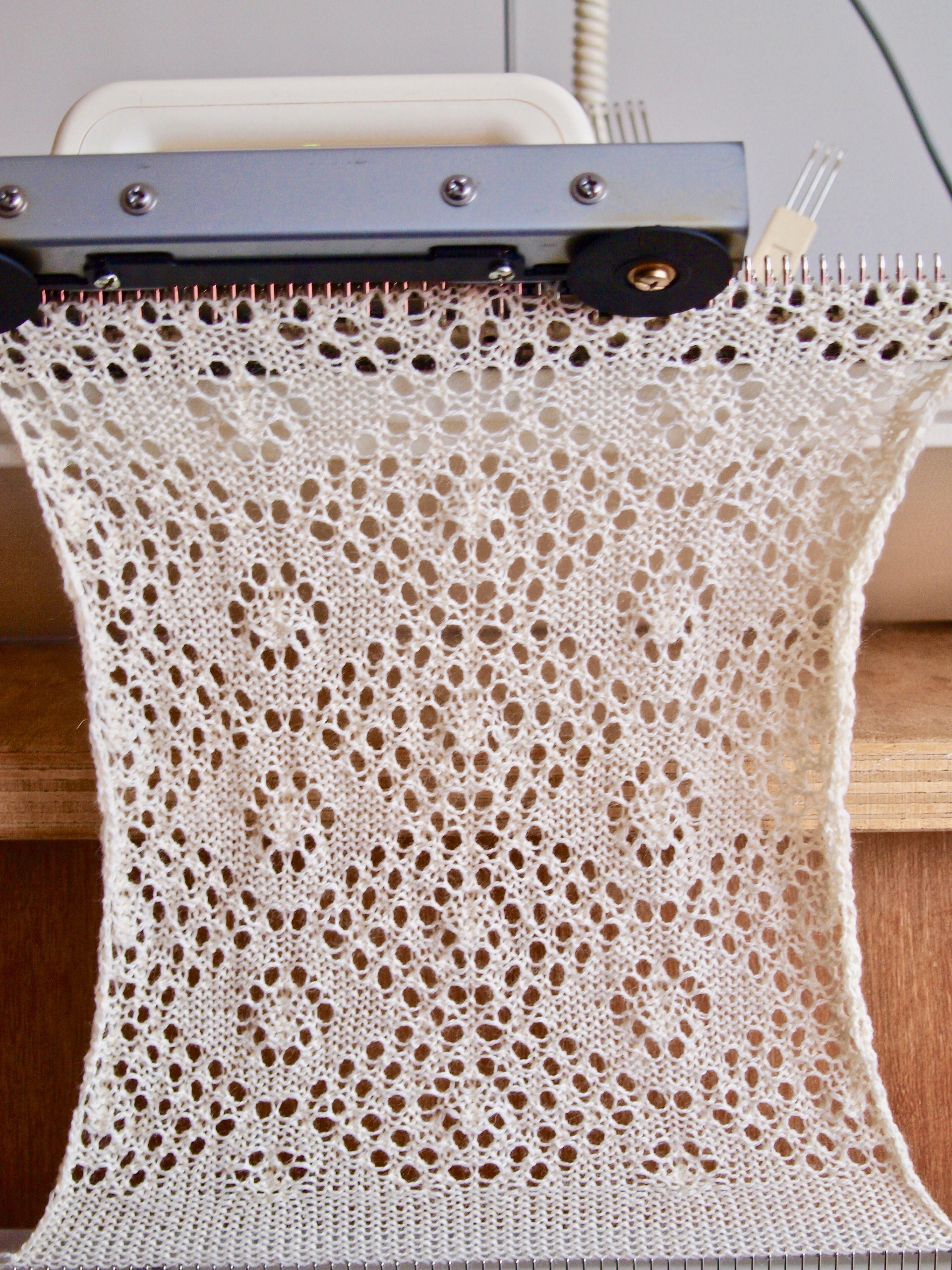 Machine knitting courses 1 to 1 live on-line or in person