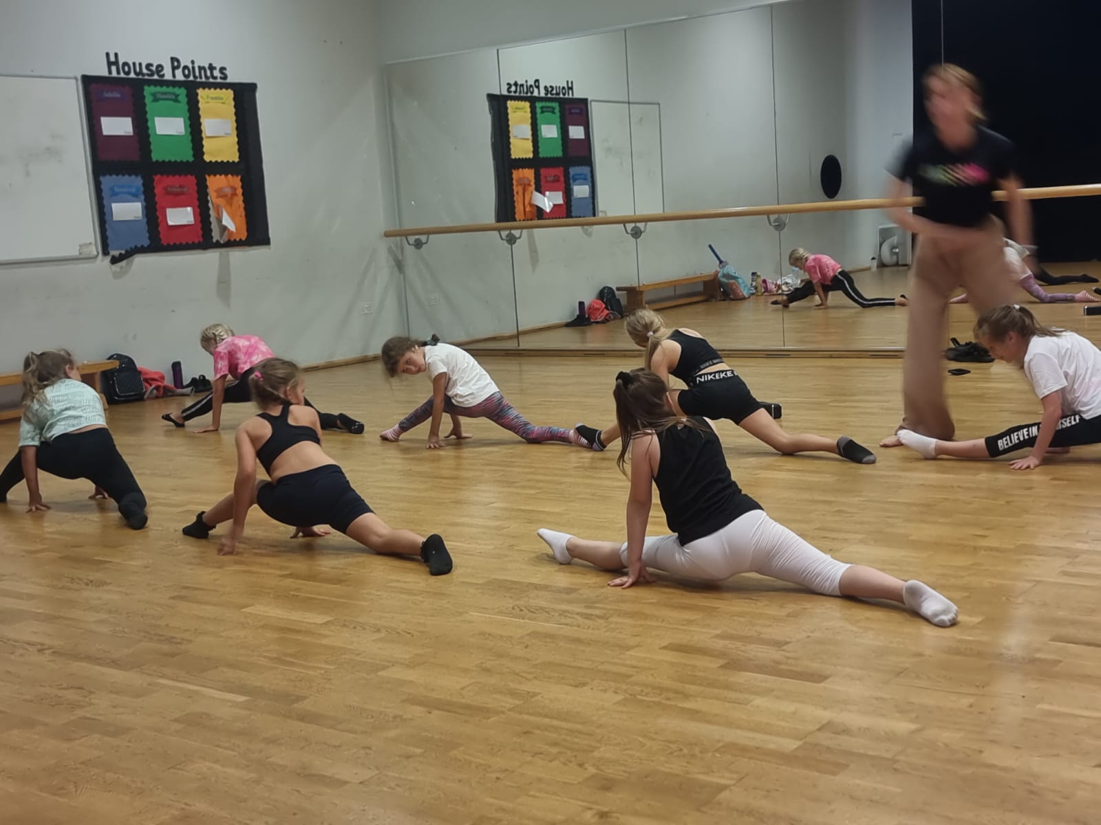 Junior Jazz Dance Class (8 - 11yrs)