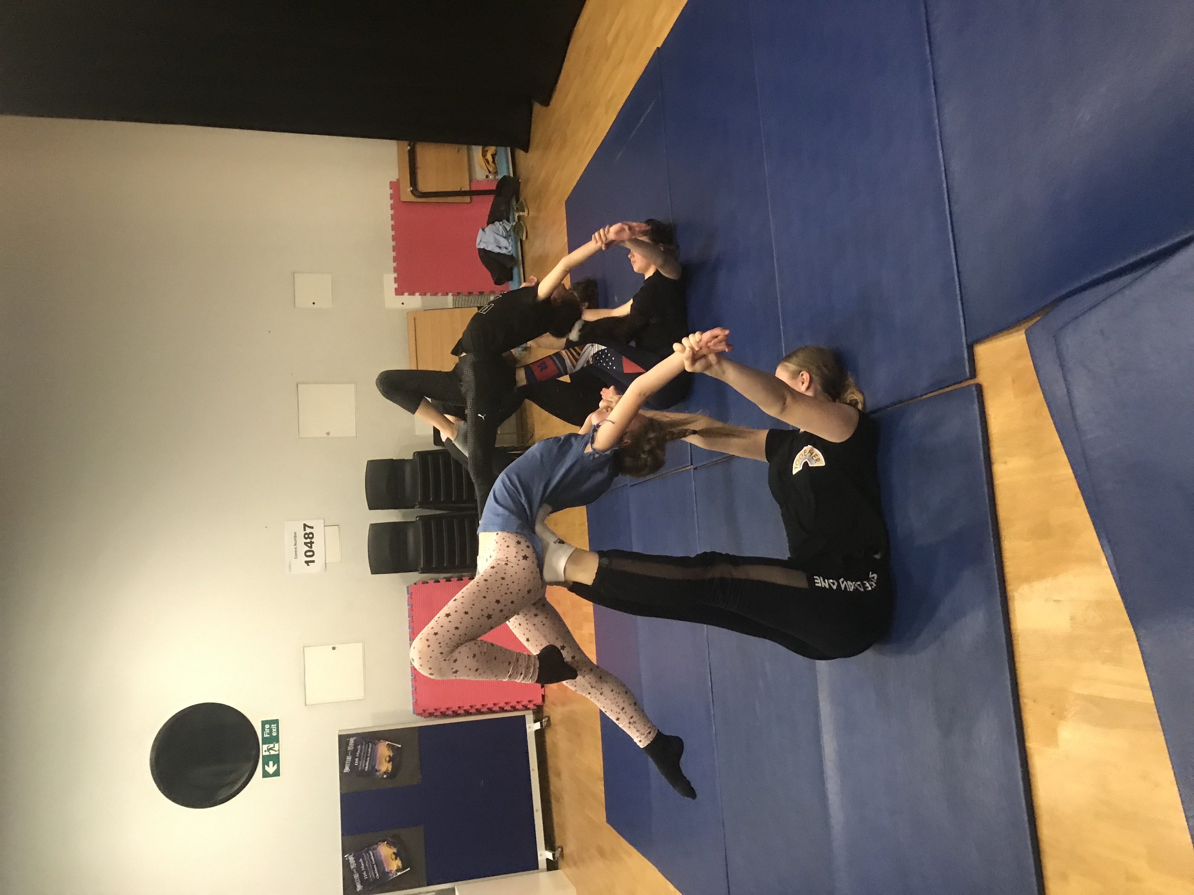 Acro Intermediate Dance (10 - 16 yrs)