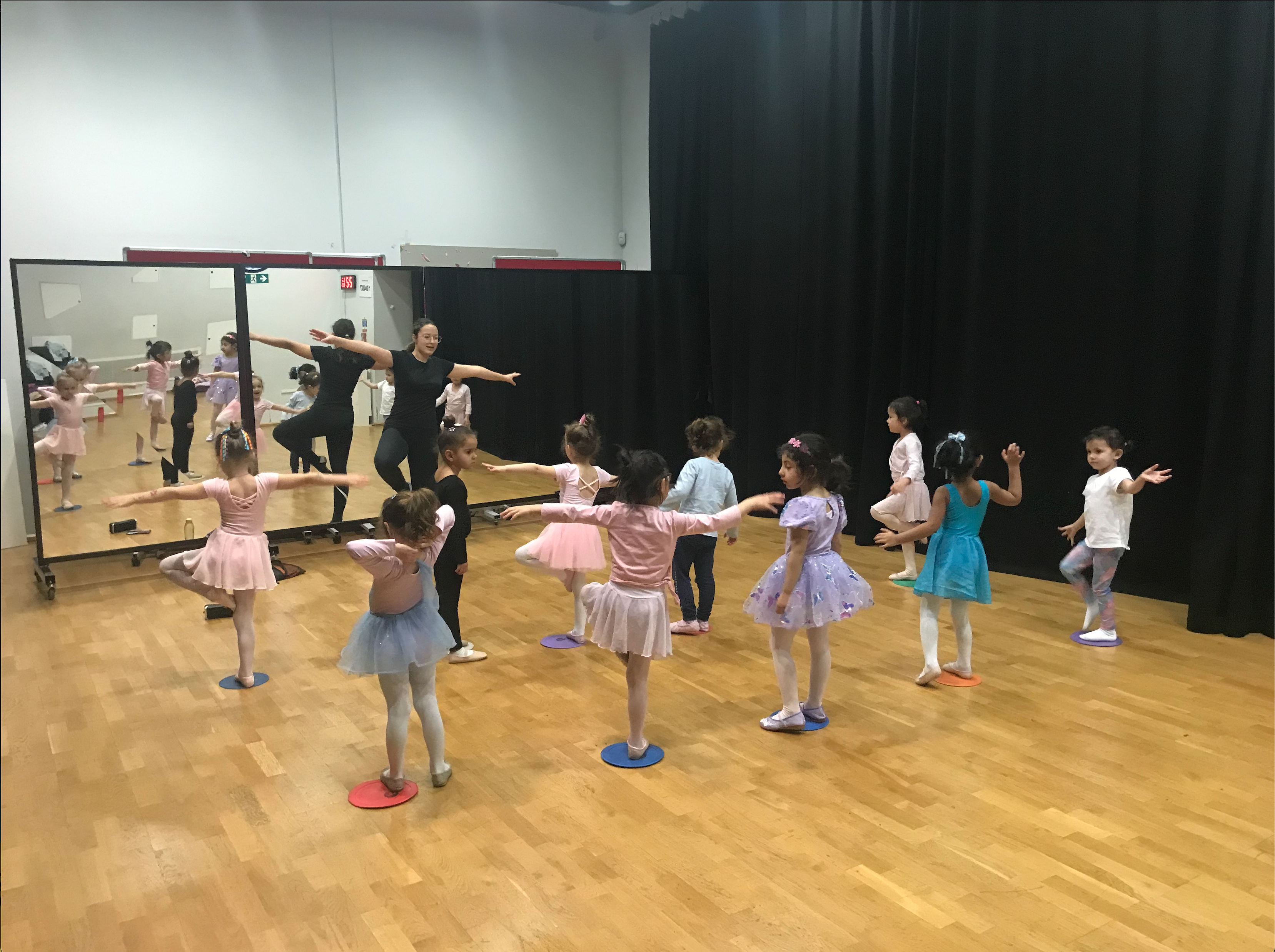 Ballet Beginners (3 - 5 yrs)