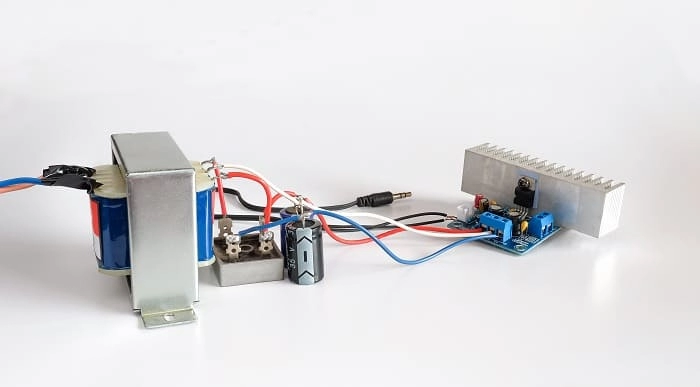 Circuit Training: Auto Power Off Circuit for Microcontrollers