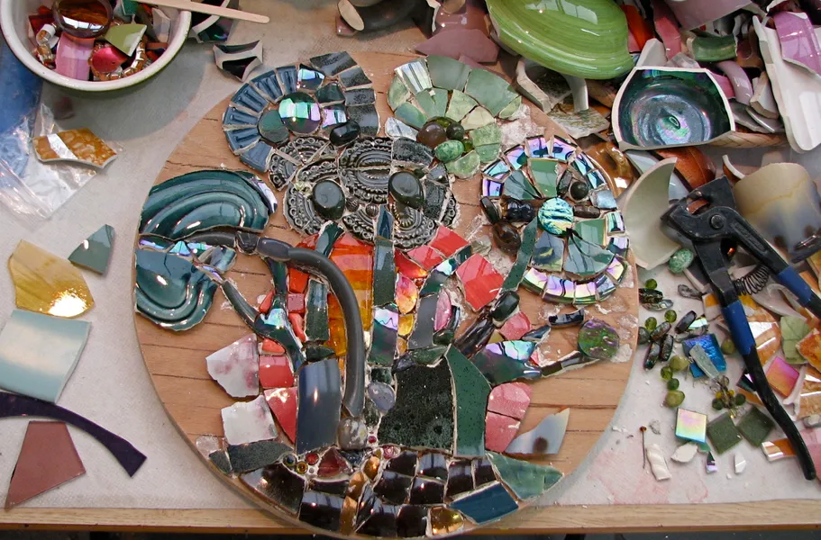 4 week mixed media mosaic course - 'Peace by Piece'