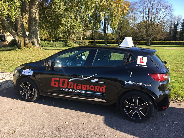 Go Diamond School of Motoring logo