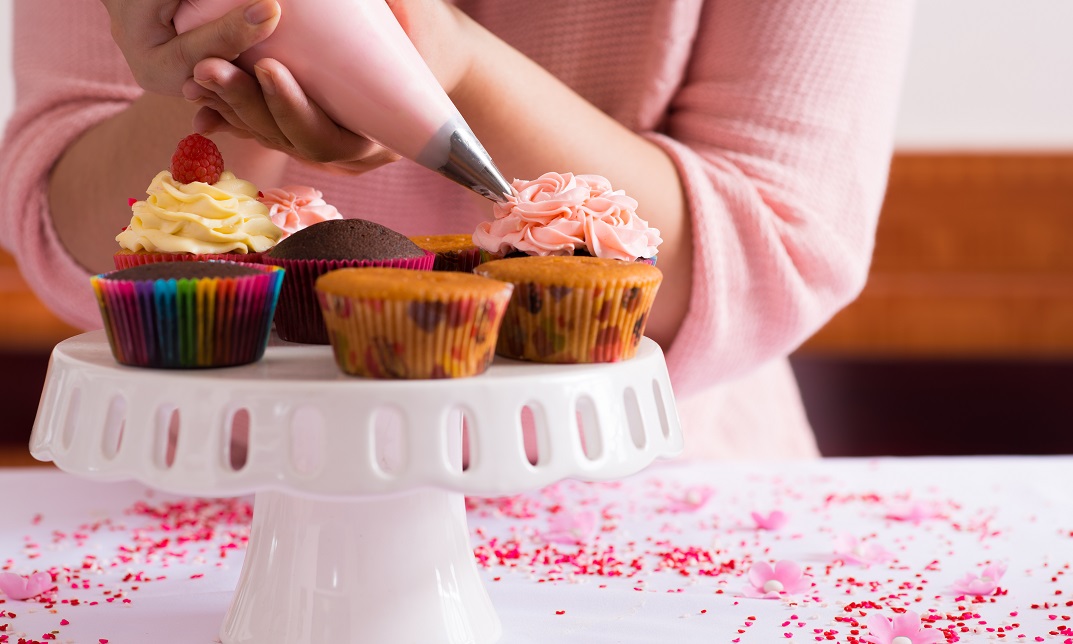 Cupcake and Baking: Cake Decorating & Photography