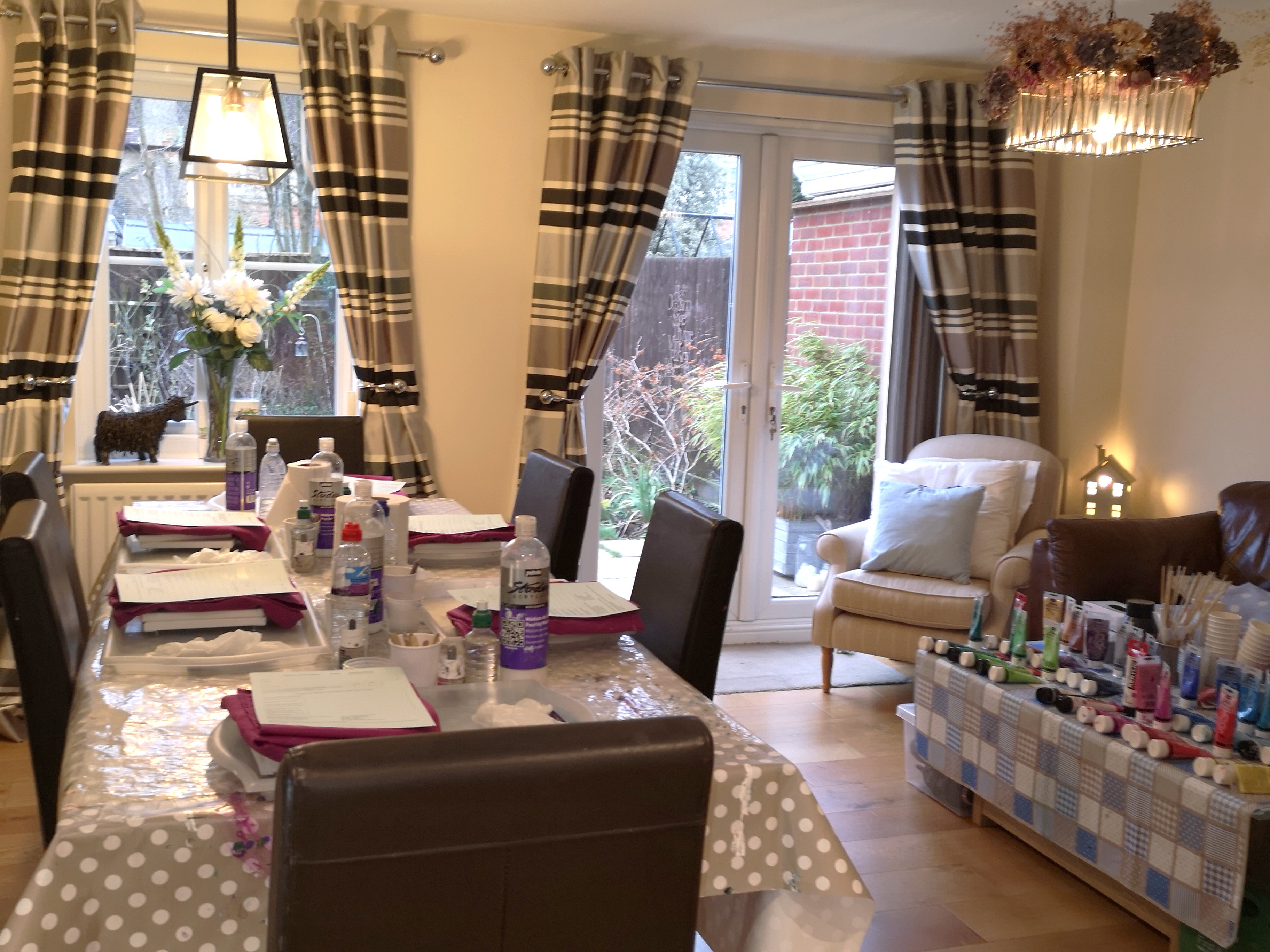 Paint pouring introduction - Bracknell