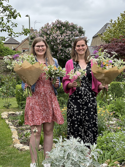 Flower Arranging Workshop with Pick-Your-Own Seasonal Blooms (Oxfordshire)