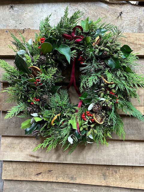 CORPORATE & GROUP CHRISTMAS WREATH MAKING WORKSHOPS:  Oxfordshire & London