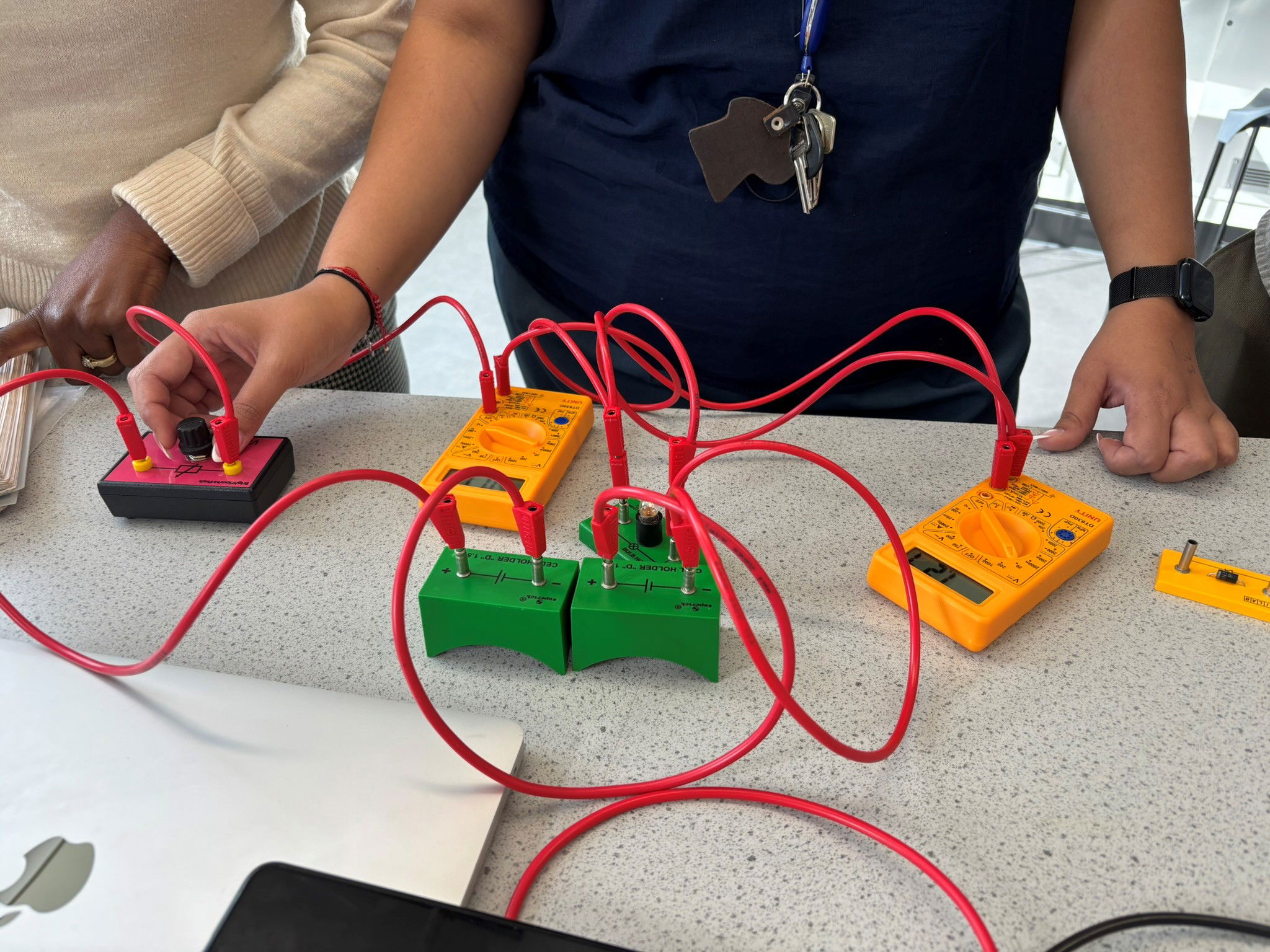 Teaching Capacitors - Tower Hamlets KS5 Hub