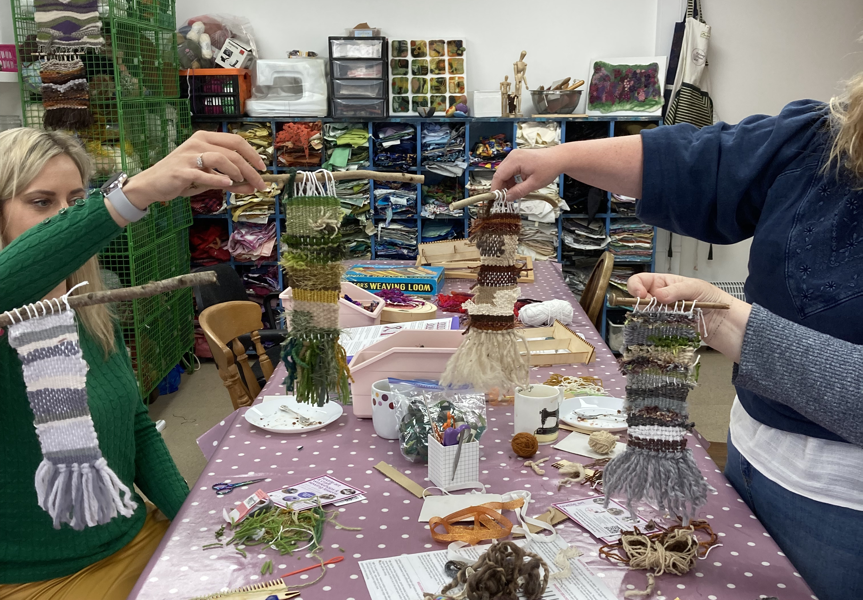 Weaving a Wall Hanging - suitable for beginners 