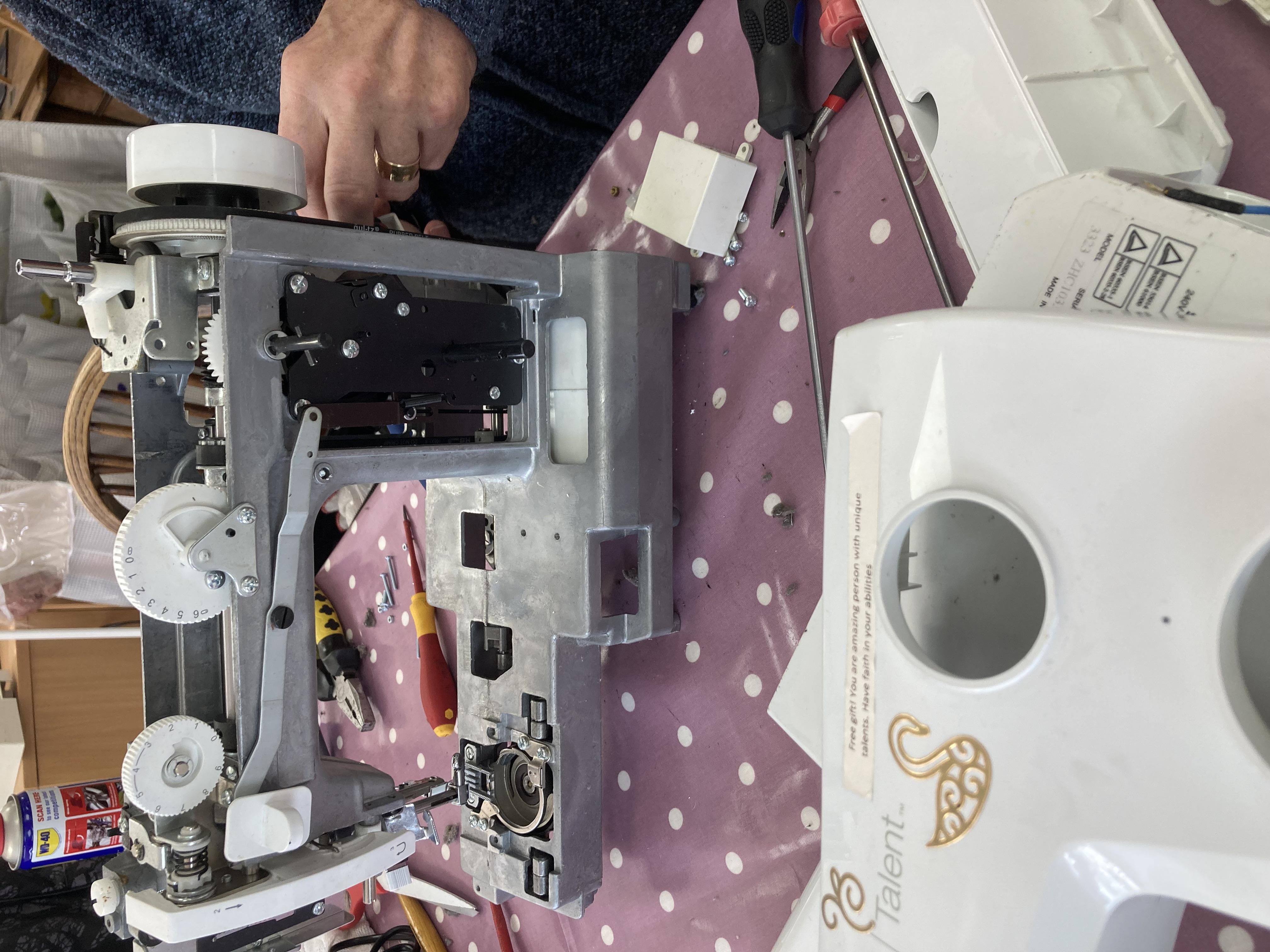 Sewing machine maintenance DIY workshop