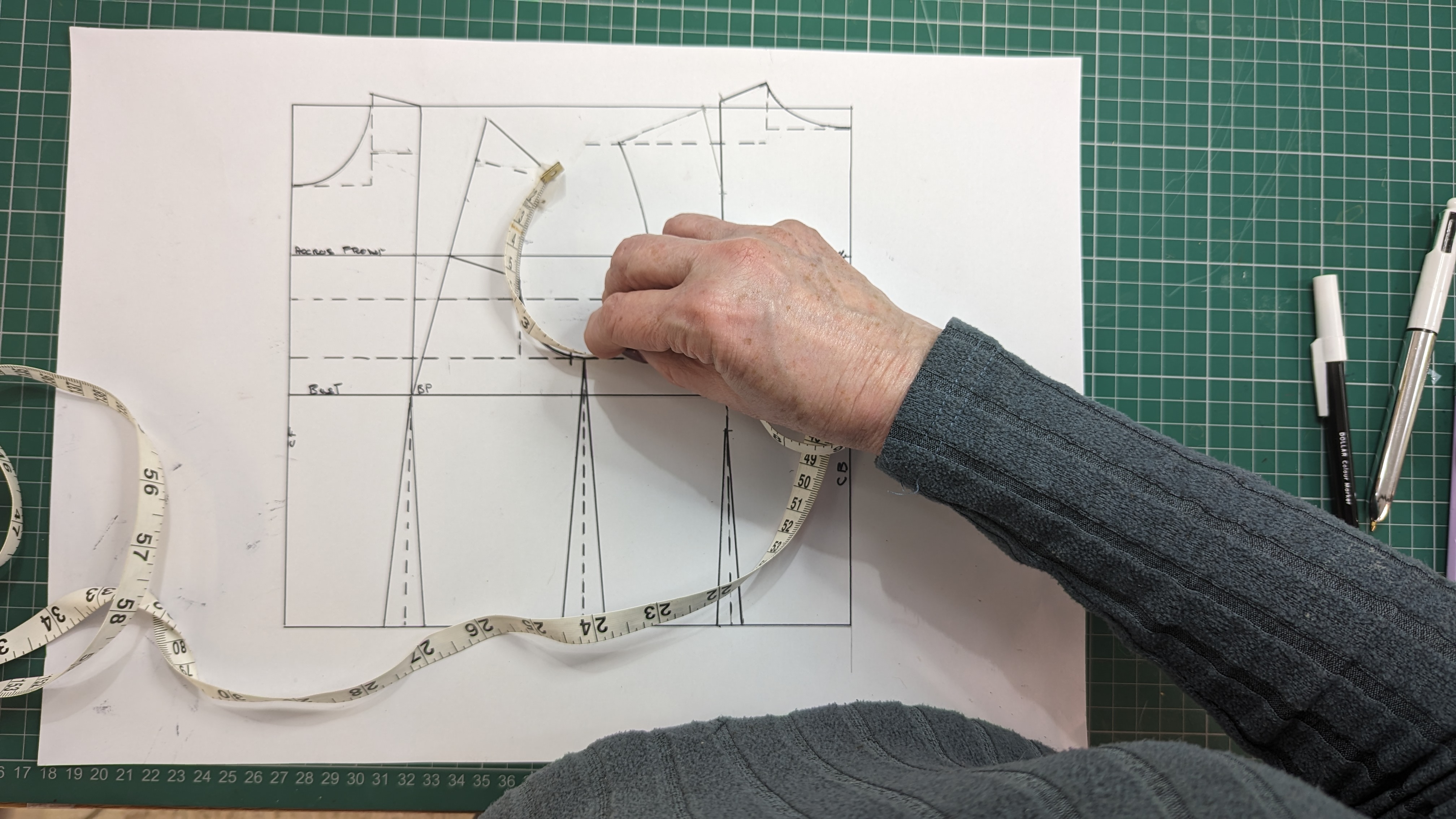DARTED BODICE BLOCK & SLEEVE
