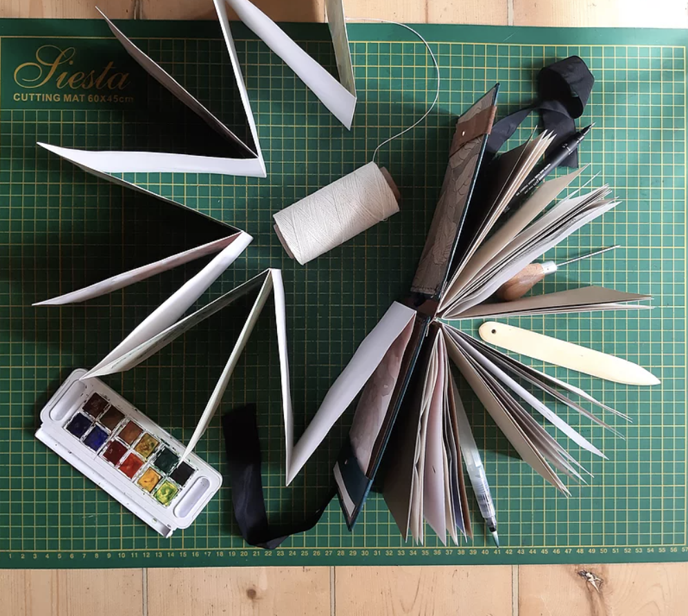 Online bookbinding and sketching course with kit