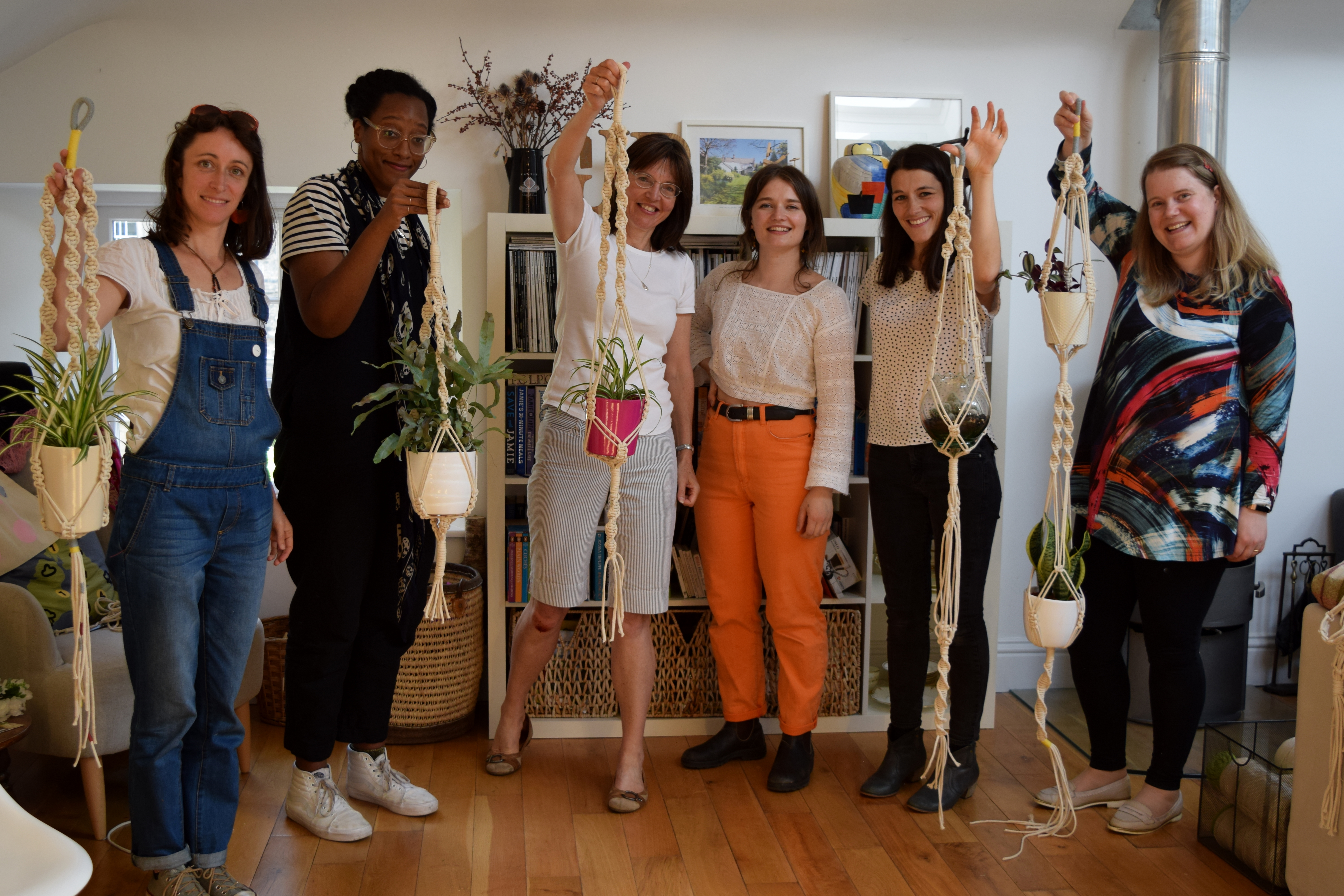 Make a macramé plant or pot hanger | private class for up to 10 people