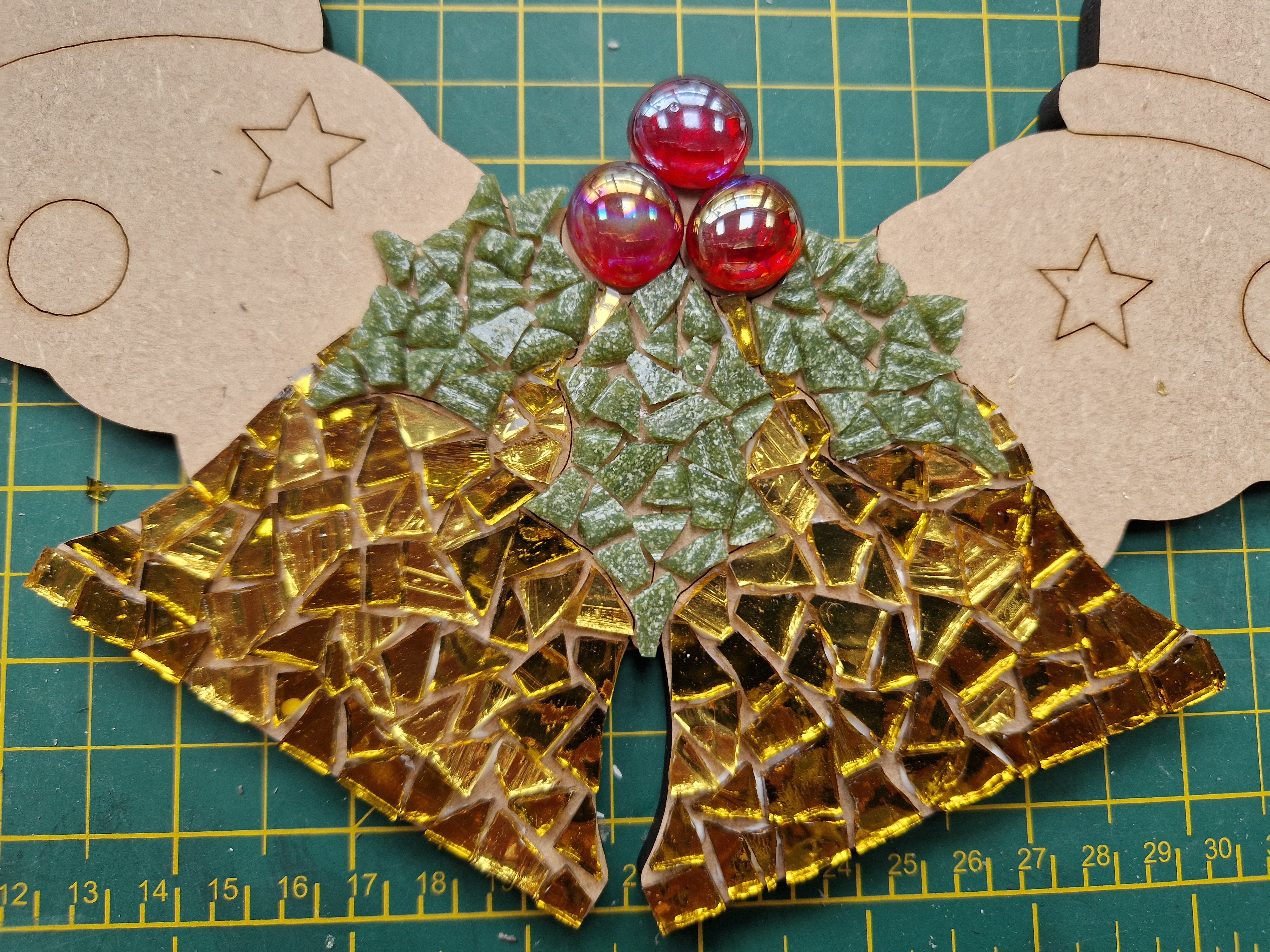 Mosaic wreath making workshop