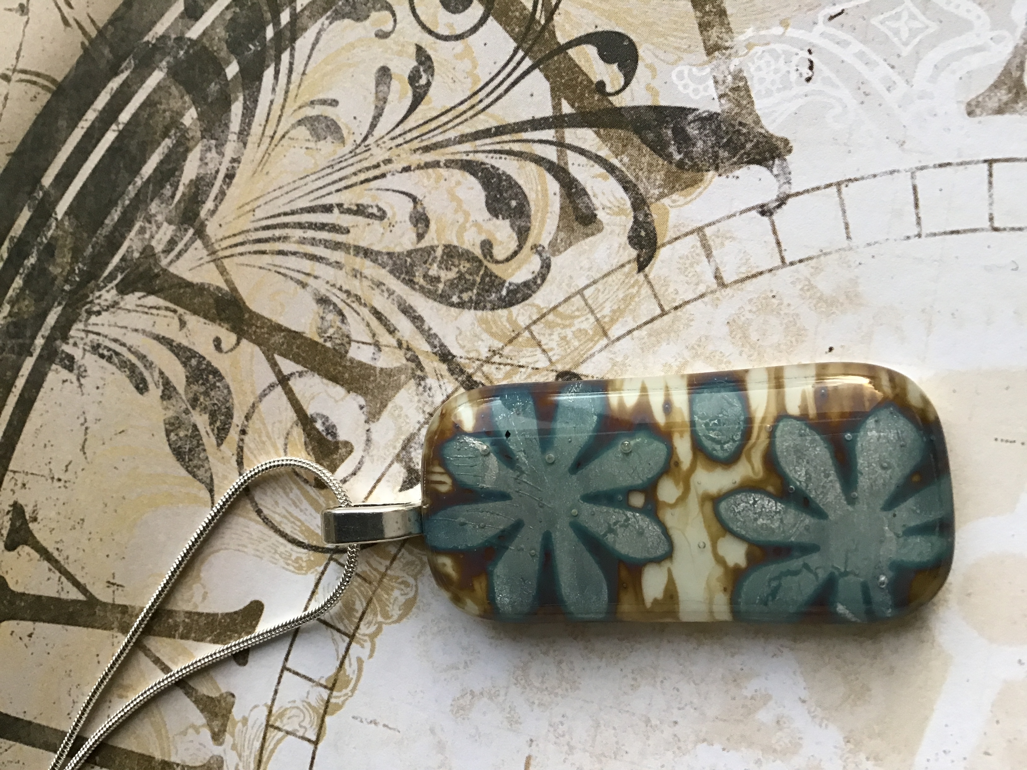 Fused glass jewellery and decorative objects