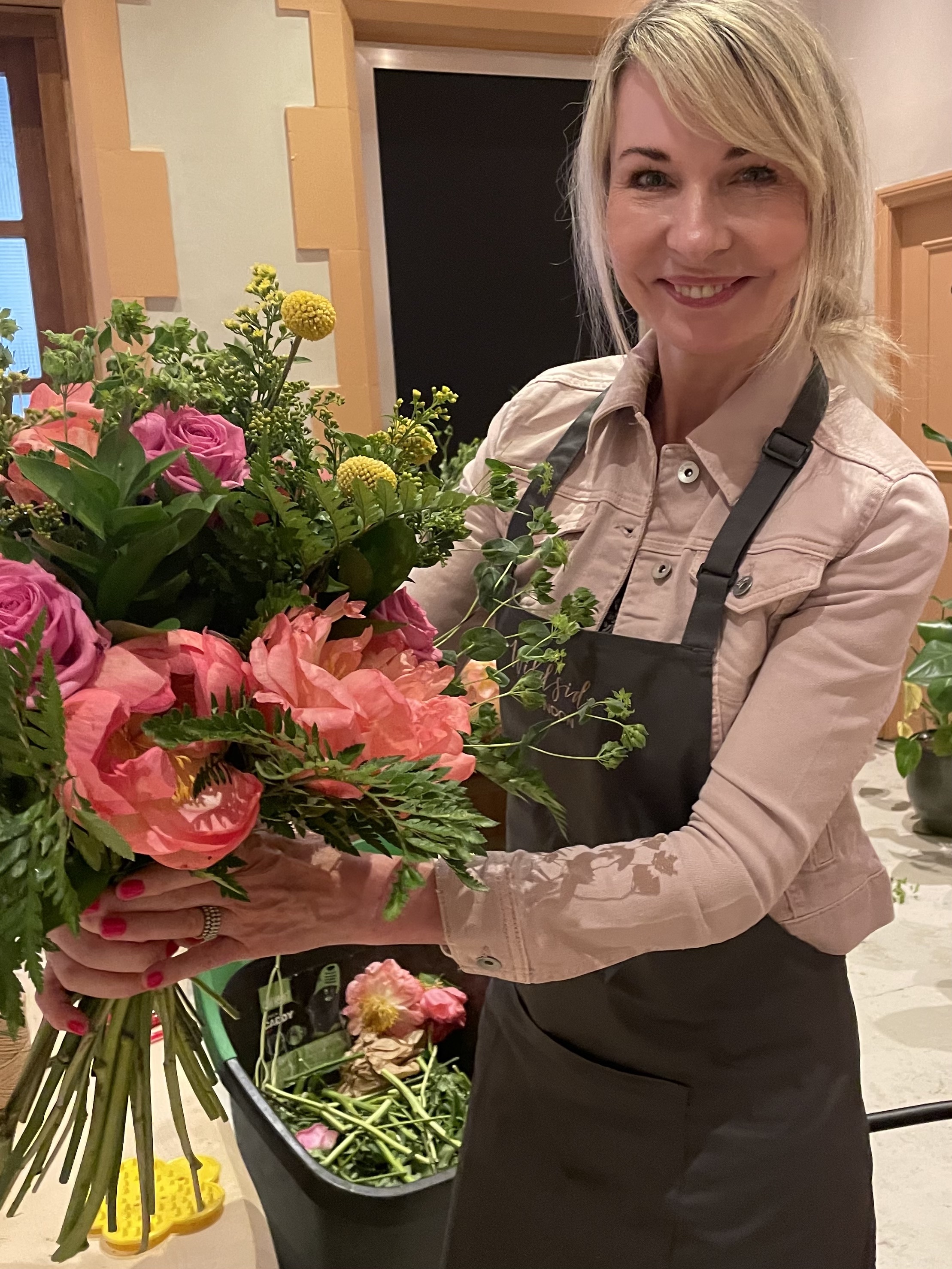 Peony hand-tied bouquet workshop @West 16th 22.5.24